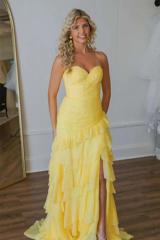 Gelbes, langes Ballkleid mit Rüschen und Schlitz, PSK576