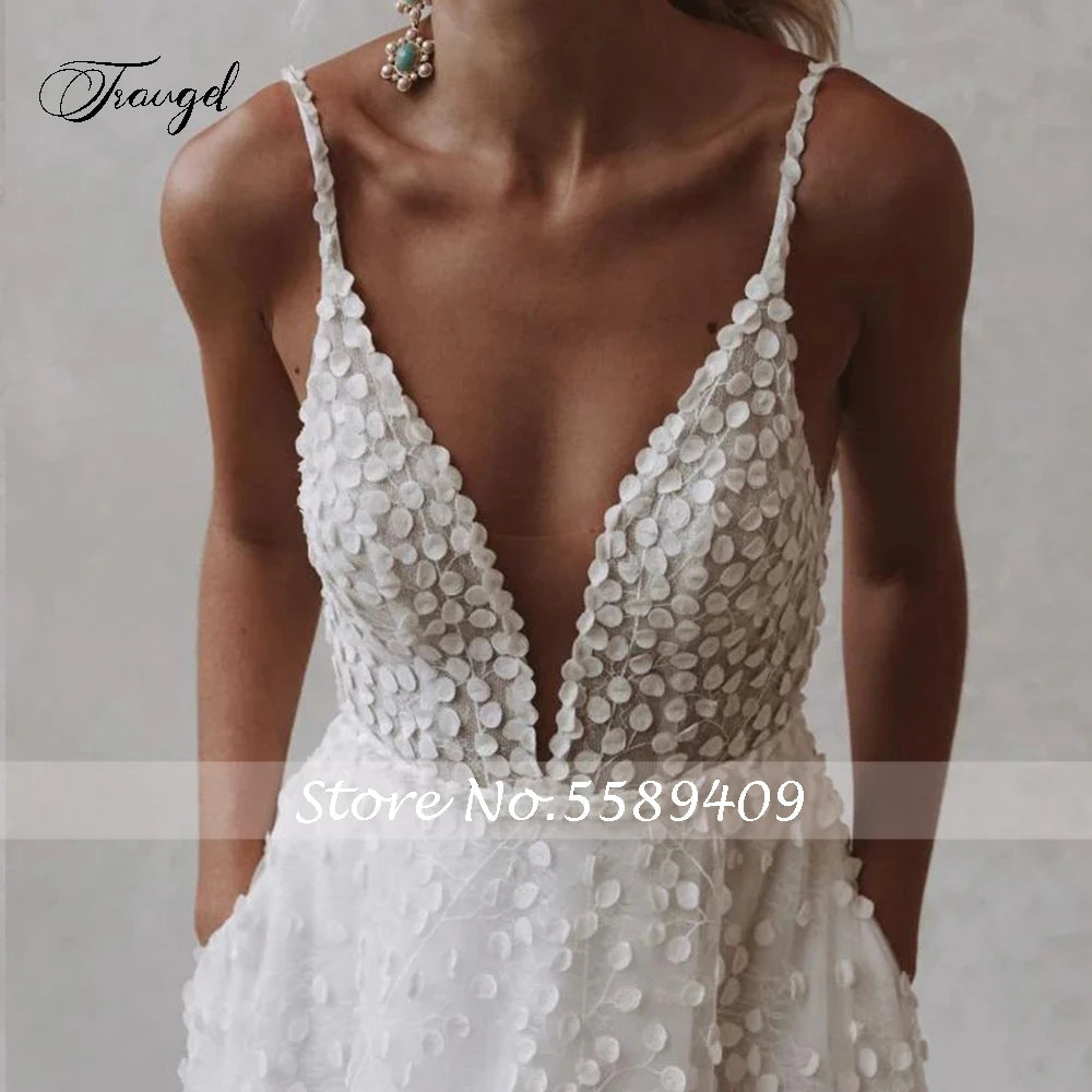 Customized Sexy Backless V Neck Spaghetti Straps Lace Wedding Dresses Luxury Flowers Court Train A Line Vintage Bridal Gown