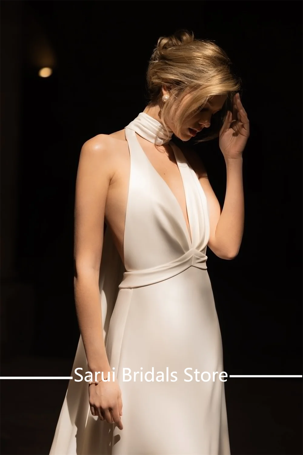 Halter Satin Sleeveless Deep V-neck Wedding Dress Sexy Mermaid Backless Wedding Gown with Court for Bridal Vestidos De Novia