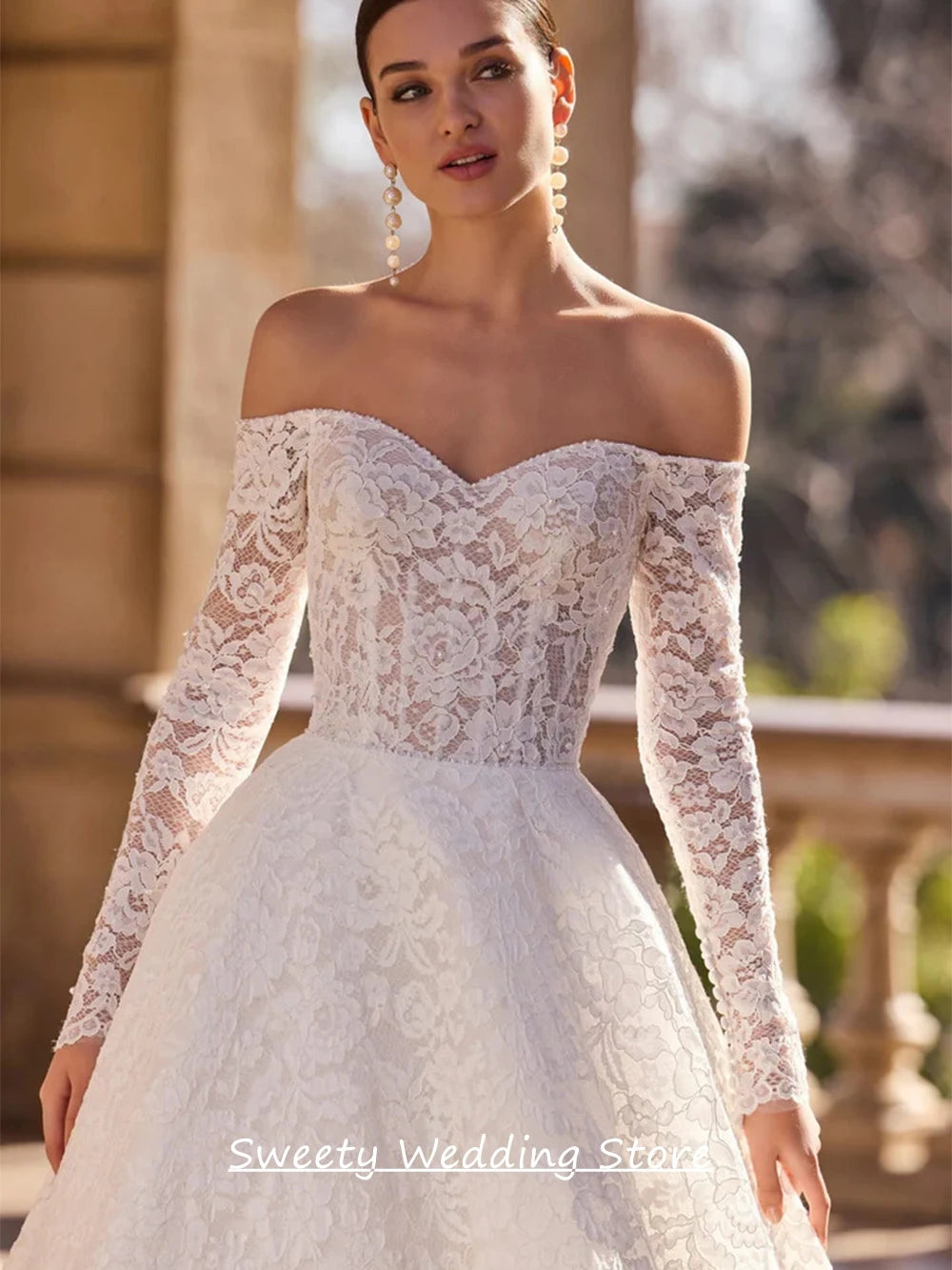 Customized Lace Wedding Dress Long Sleeves Sweetheart Beading See Through Sweep Train Woman Bridal Gown back Zipper