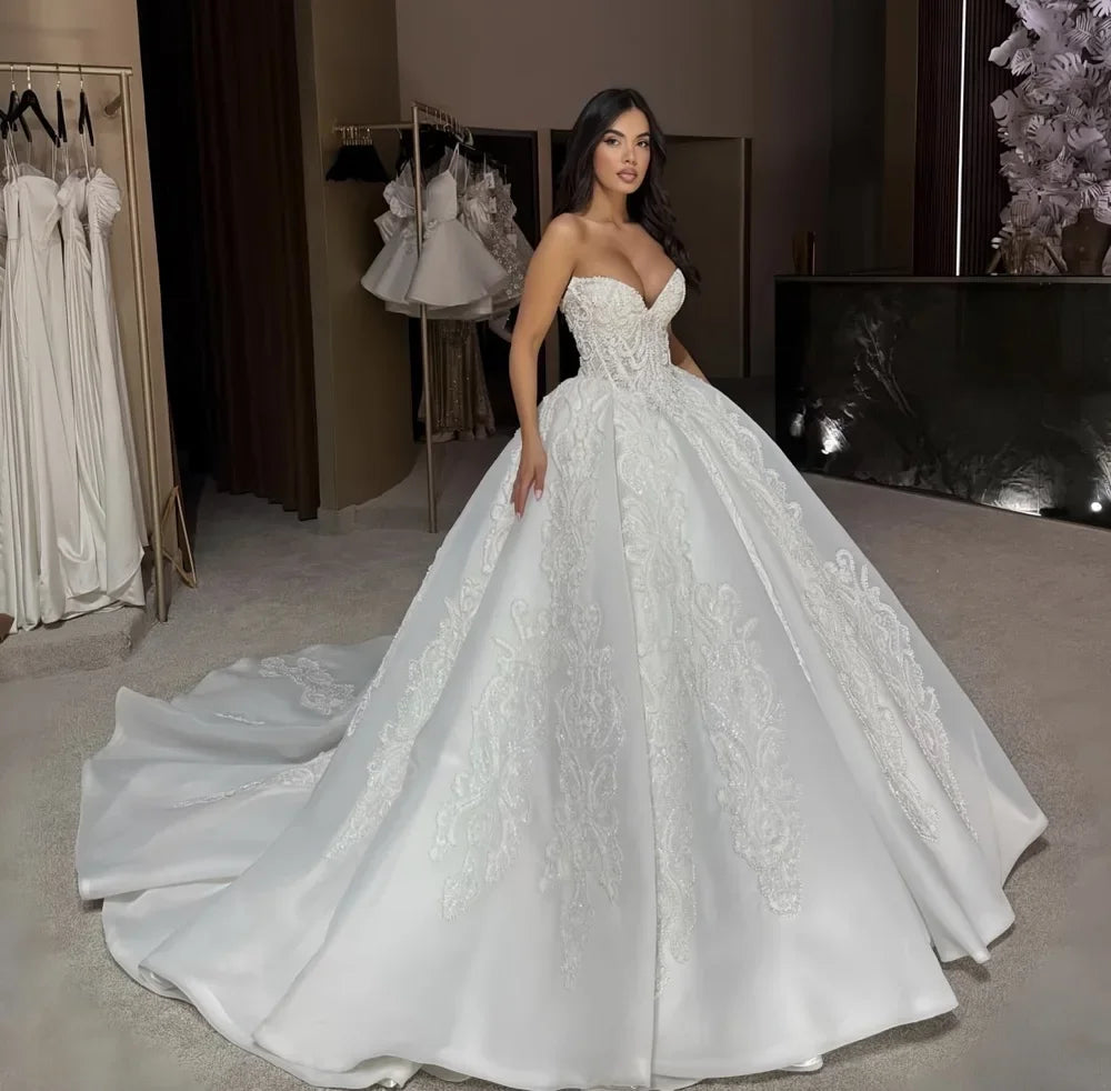 Gorgeous Strapless Wedding dress V-neck Fluffy Wedding Party Wedding Dress A-line Princess Bride Dress Customization