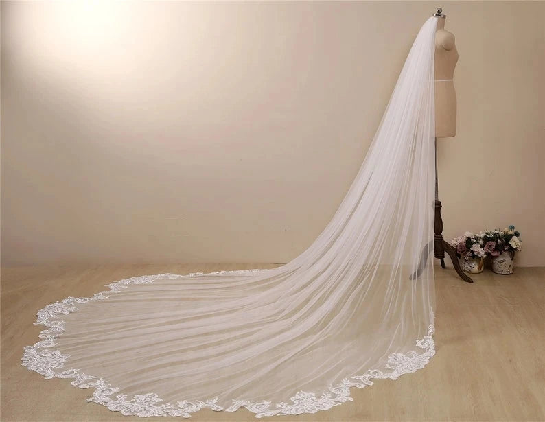 Elegant white Ivory cathedral wedding veil wave shaped lace Bridal veil 3m 4m 5m with Comb  Wedding Accessories Customiz veil
