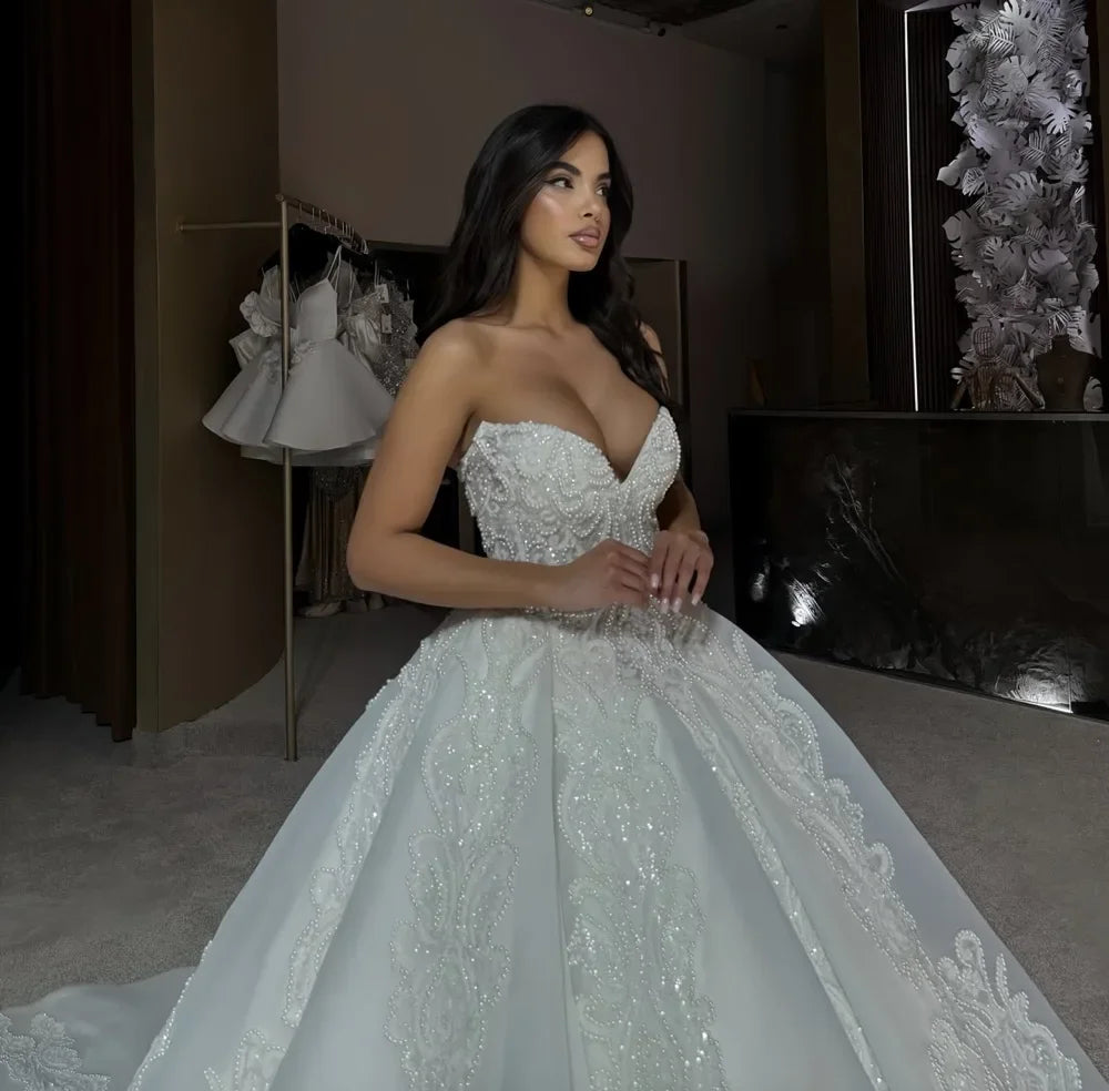 Gorgeous Strapless Wedding dress V-neck Fluffy Wedding Party Wedding Dress A-line Princess Bride Dress Customization