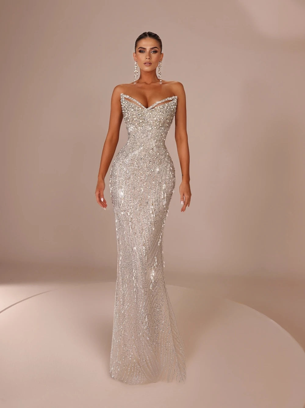 Vestido de Novia Real Exquisito con Escote en V y Cola Desmontable Encantadoras Lentejuelas Borla Elegante Personalizado Romántico con Abalorios para Novia