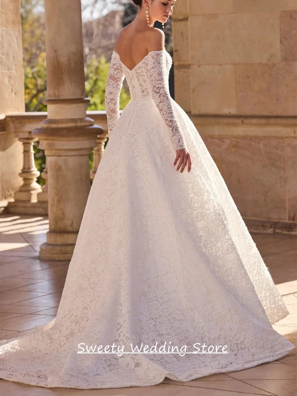 Customized Lace Wedding Dress Long Sleeves Sweetheart Beading See Through Sweep Train Woman Bridal Gown back Zipper