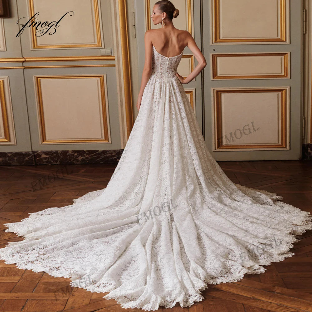 Customized Sexy Sweetheart Lace A Line Wedding Dresses Classic Off The Shoulder Backless Court Train Vintage Bridal Gown