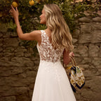 Boho A Line Chiffon Wedding Dress Sleeveless Deep V Lace Sheer Back Buttons Sweep Train Beach Bridal Gown Custom Vestido Novia