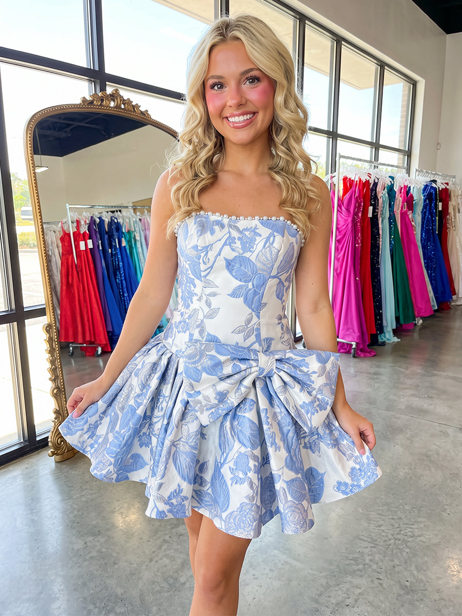 A-Line/Princess Strapless Jacquard Mini Homecoming Dresses with Bow & Pearls (SHI22370552)