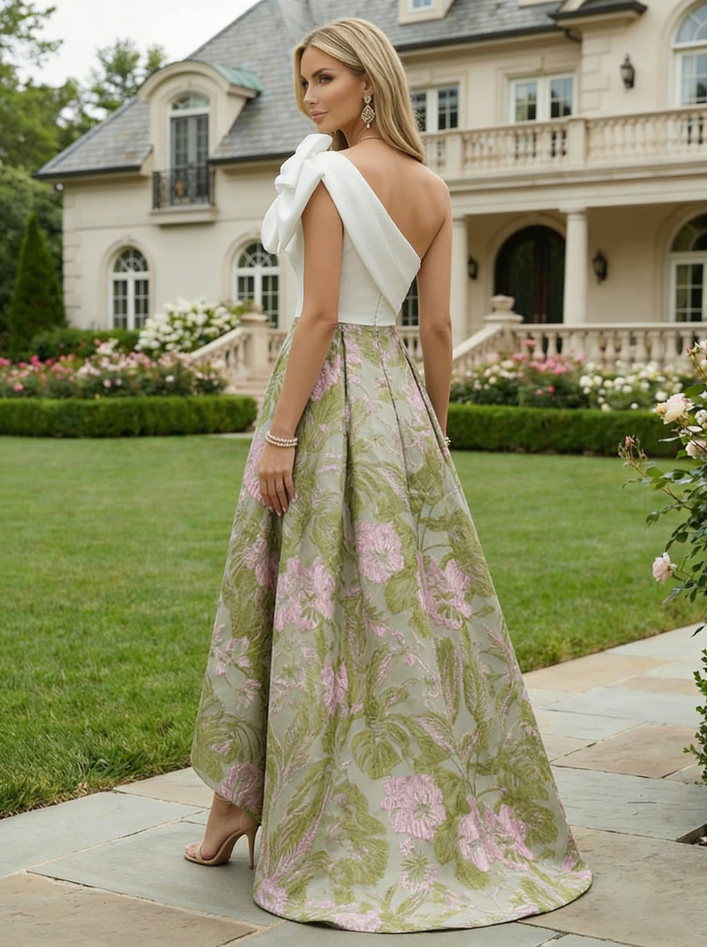 Mermaid Scoop Long Sleeve Floor Length Mother of the Bride Dresses with Peplum & Appliques (SHI22500269)