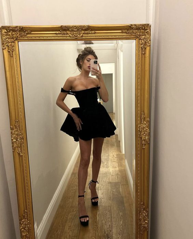 Süßes schwarzes A-Linien-Heimkehrkleid Schwarzes Cocktailkleid Y2363