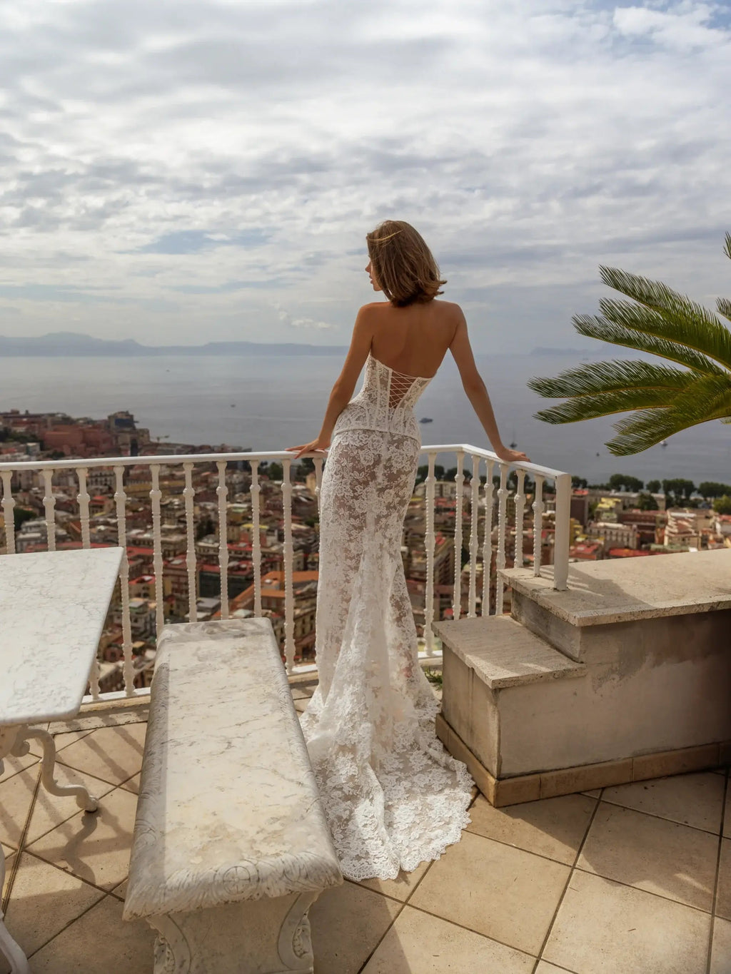 Luxury Lace Strapless High Slit Sheath Wedding Dress with Choker SW190