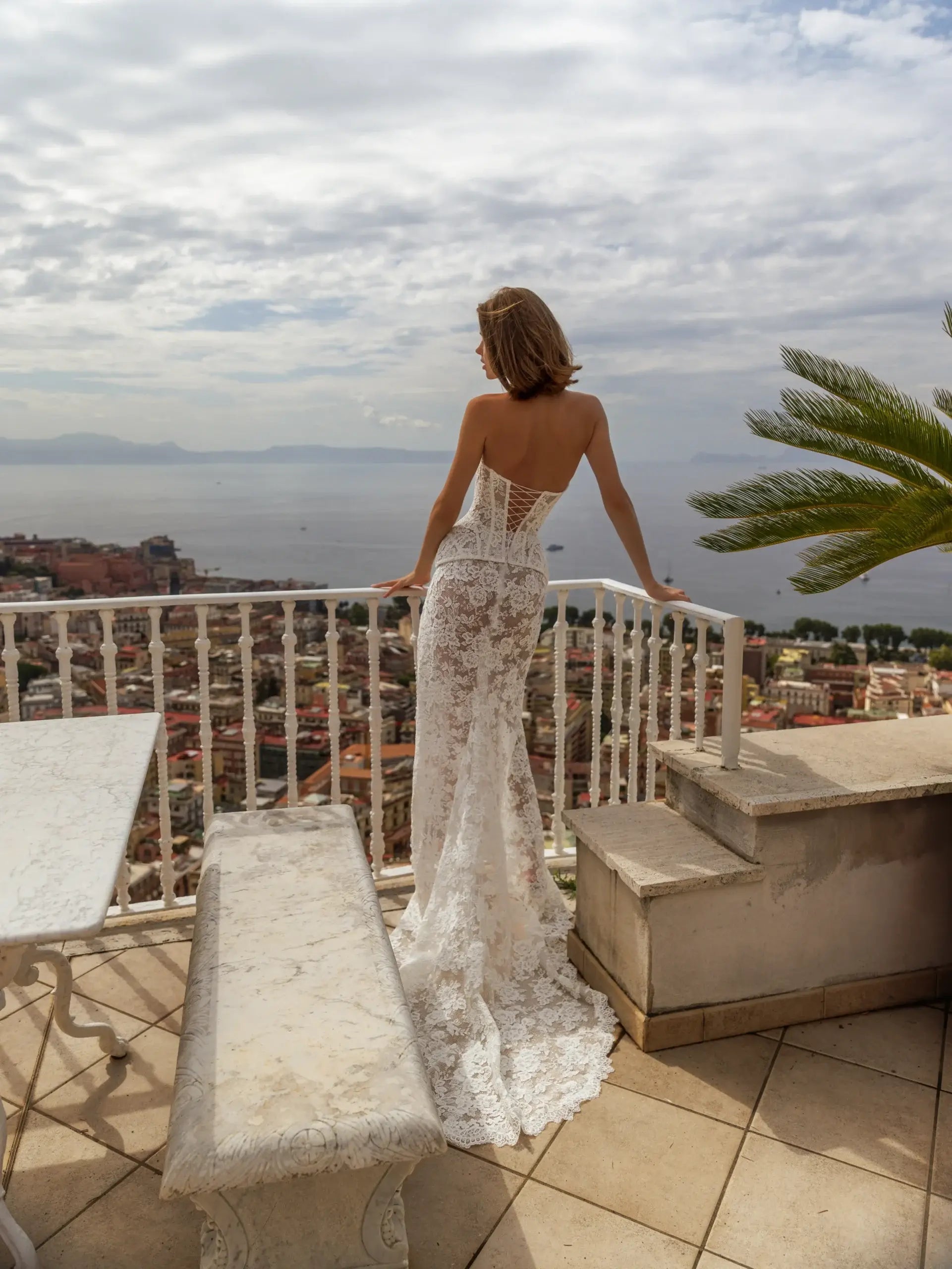 Luxury Lace Strapless High Slit Sheath Wedding Dress with Choker SW190