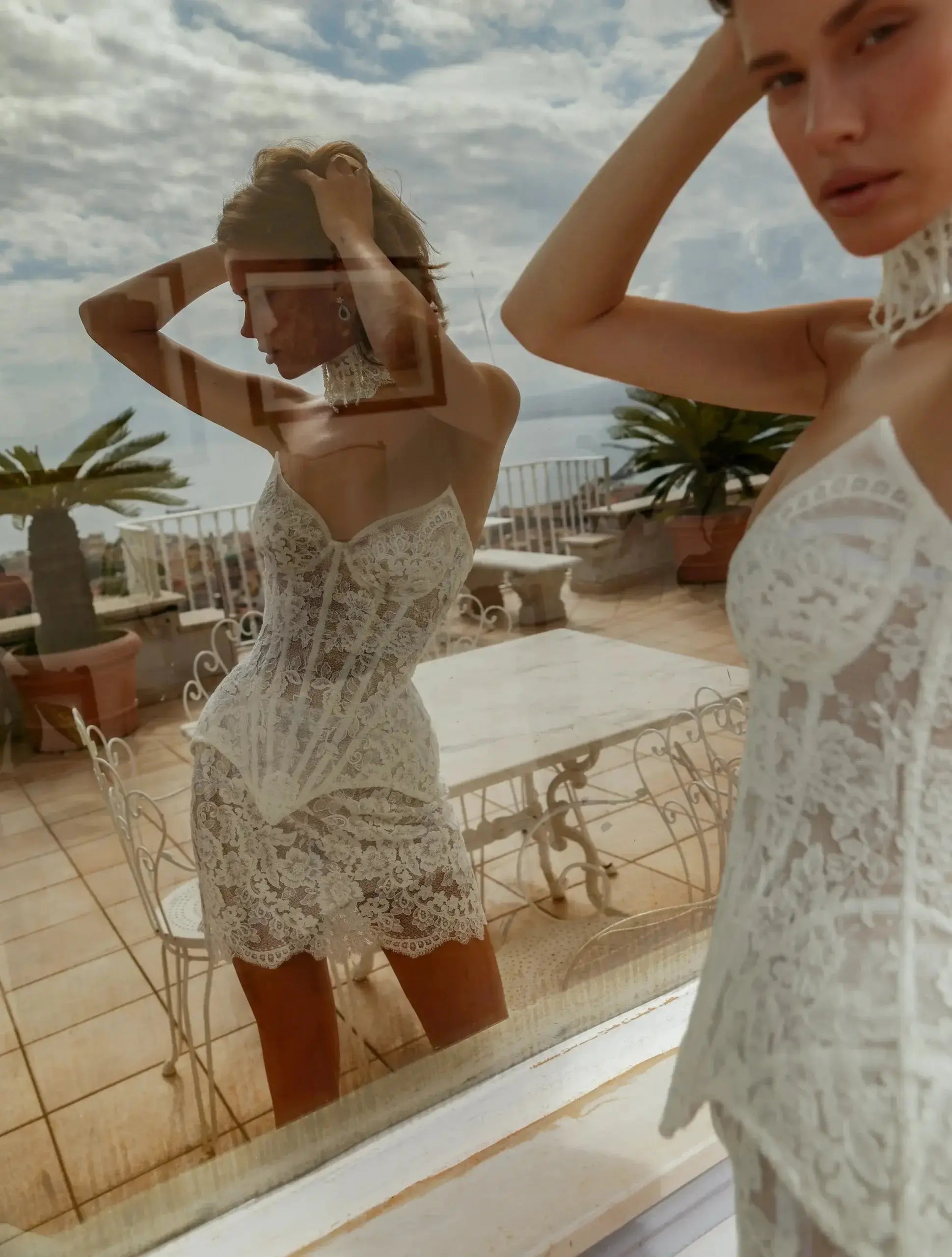 Luxury Lace Strapless High Slit Sheath Wedding Dress with Choker SW190