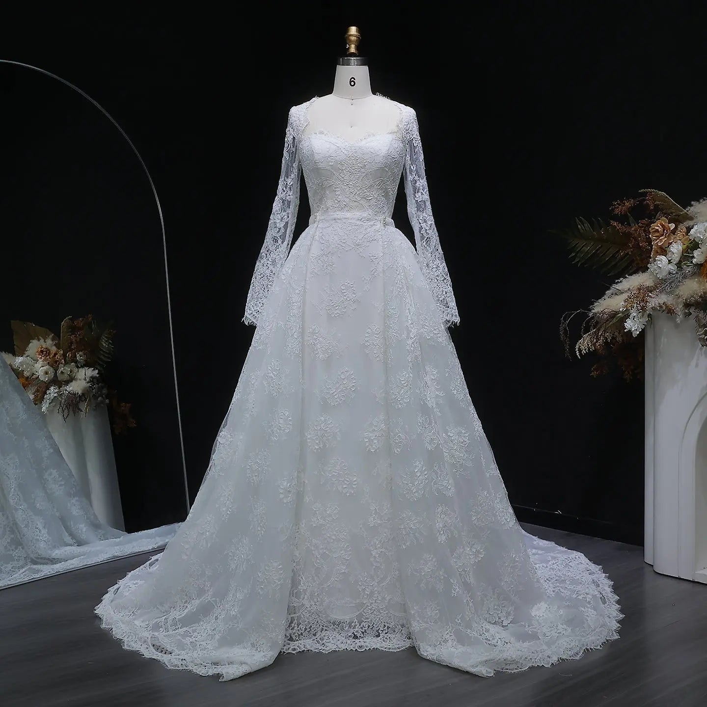 Luxury Lace Sweetheart Long Sleeve Wedding Dress SW523