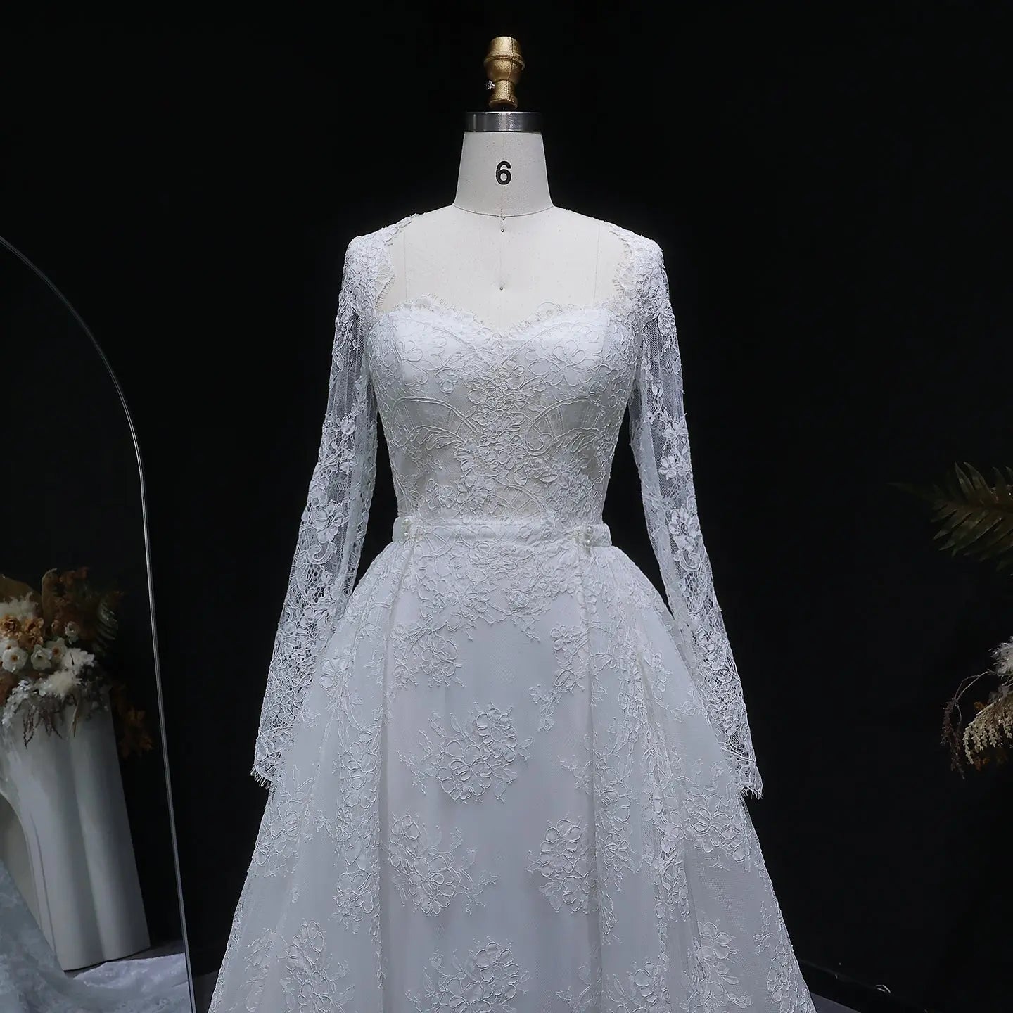 Luxury Lace Sweetheart Long Sleeve Wedding Dress SW523