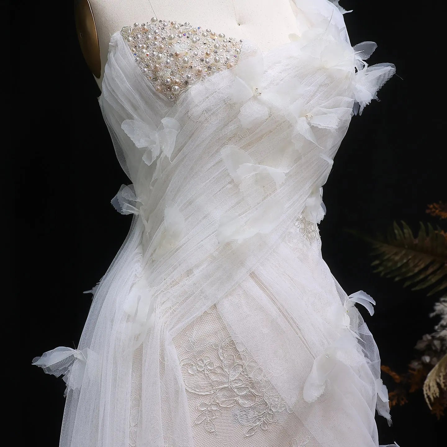 Luxury White One-Shoulder Lace Ruched Bow Mermaid Wedding Dress SW638