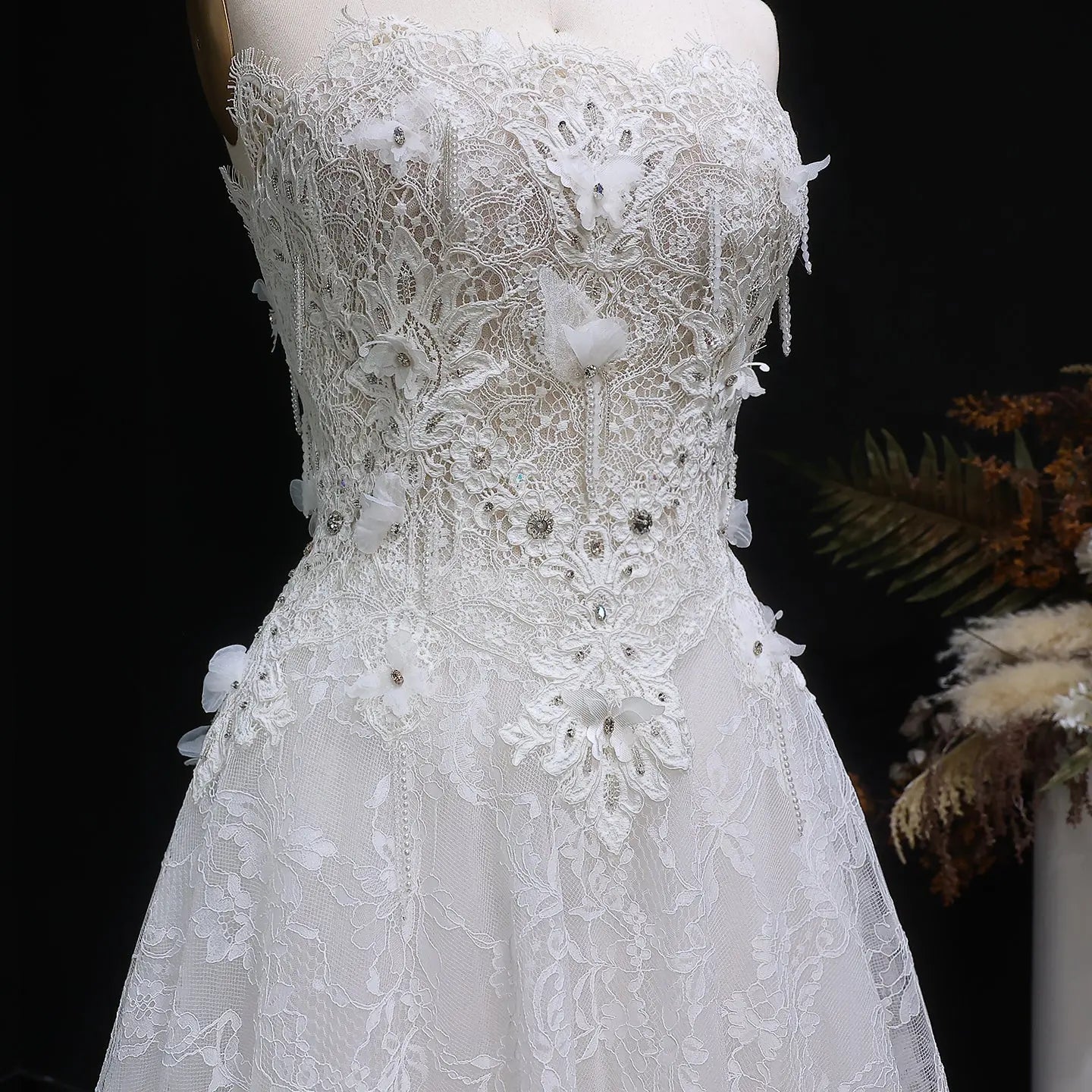 Luxury White Embroidered 3D Floral Strapless Ball Gown Wedding Dress SW639