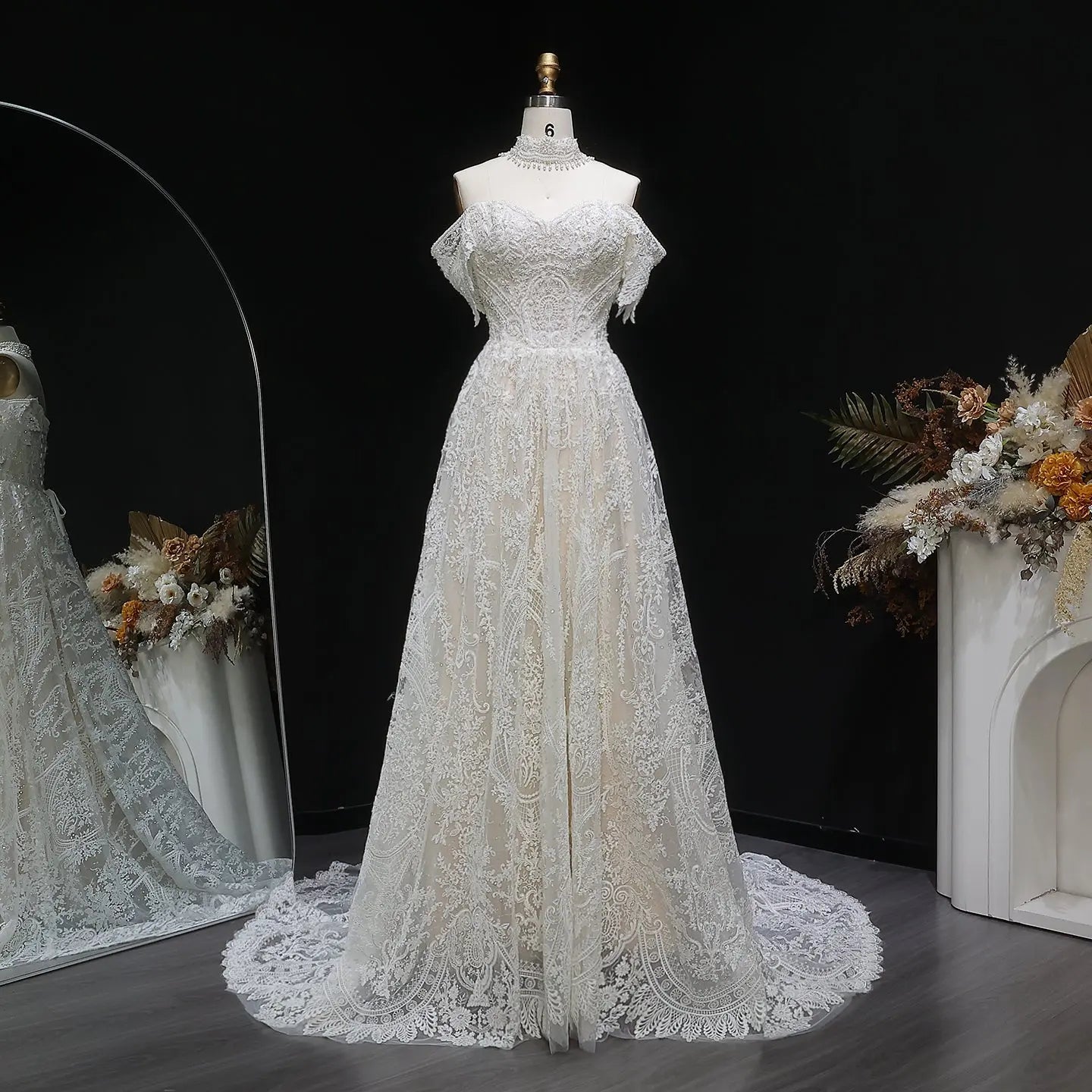 Off White Elegant Lace Pearl Embroidery Ball Gown Wedding Dress SW652