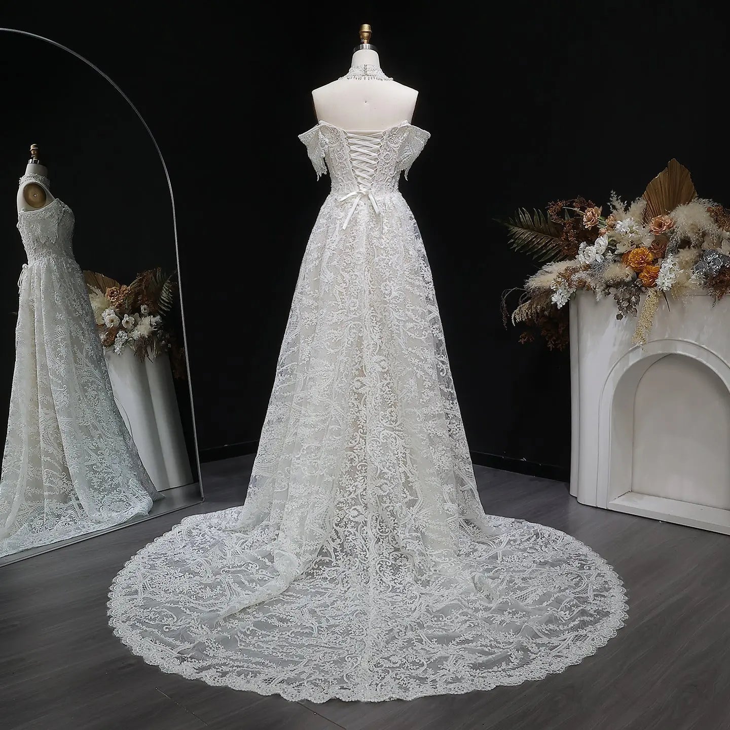 Off White Elegant Lace Pearl Embroidery Ball Gown Wedding Dress SW652