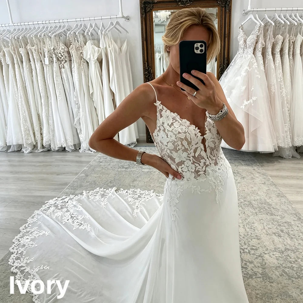 Women's Spaghetti Straps Deep V Backless Wedding Dresses Lace Appliques Chiffon Bridal Gown with Train Elegant Boho Bride Dress