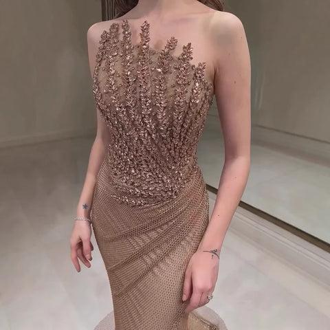 Vestido de noche de sirena color caramelo de lujo con abertura LA72985 
