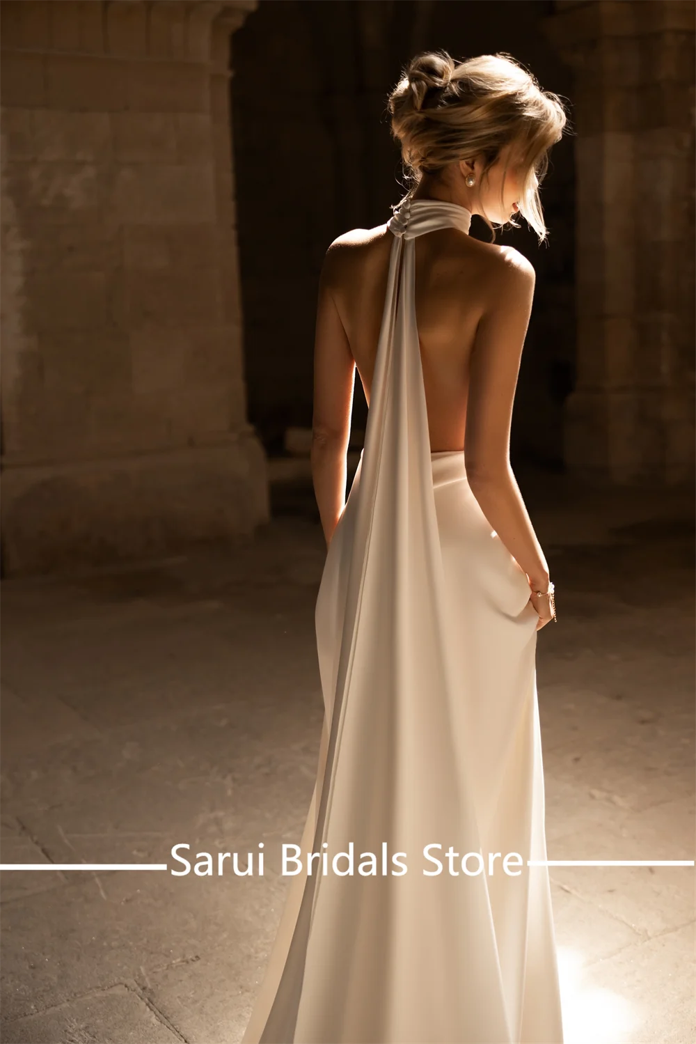 Halter Satin Sleeveless Deep V-neck Wedding Dress Sexy Mermaid Backless Wedding Gown with Court for Bridal Vestidos De Novia