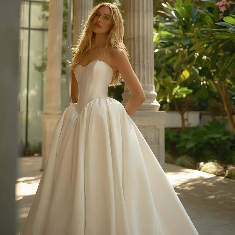 Eightree Boho White A-Line Wedding Dresses Sweetheart Sleeveless Backless Wedding Gown Women Satin Bridal Prom Dress Customized