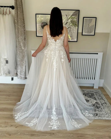 Sexy Spaghetti Straps V Neck Wedding Dresses For Women Backless Bridal Gowns Sweep Train Lace Applique A Line Vestido De Novia