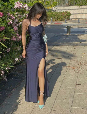 Vestido de novia azul marino sexy con cuello halter y abertura sin mangas