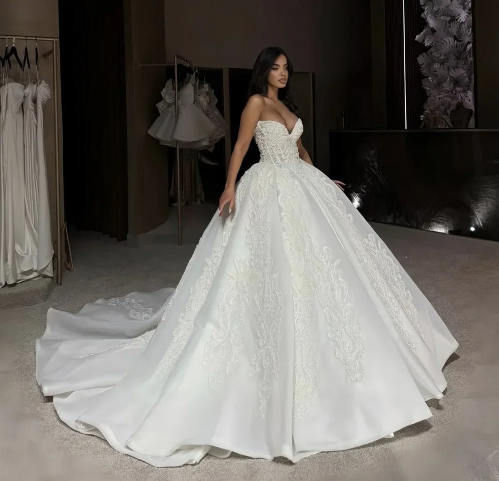 Gorgeous Strapless Wedding dress V-neck Fluffy Wedding Party Wedding Dress A-line Princess Bride Dress Customization