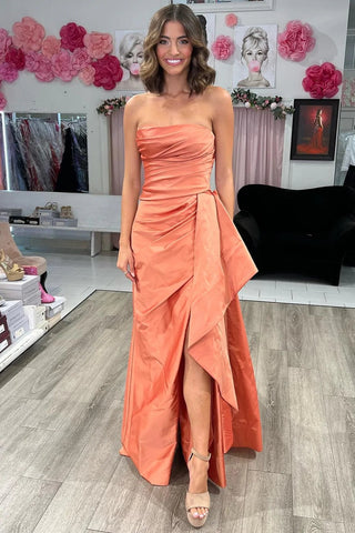 Trägerloses, gerüschtes, magentafarbenes Maxi-Ballkleid mit Hofschleppe PSK546