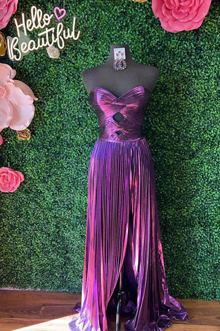 Langes Ballkleid in Smaragdgrün mit herzförmigem Ausschnitt und metallischer Plissee-Optik PSK591