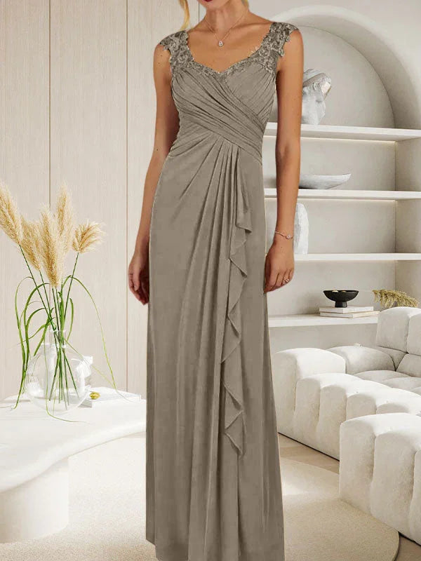 Vestido de malla plisada con escote corazón y corte en A color champán