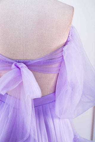 Zweiteiliges schulterfreies Ballkleid mit Rüschen und Schlitz in Lavendel PSK469