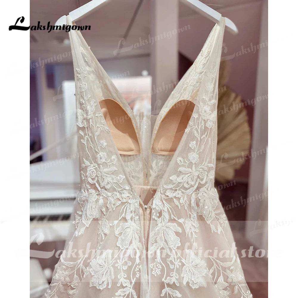 Vintage Lace V-Neck Tulle Wedding Dress Sleeveless Lace Bride Dresses Sexy Backless Open Back Robe De Mariee Customized