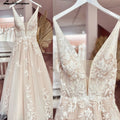 Vintage Lace V-Neck Tulle Wedding Dress Sleeveless Lace Bride Dresses Sexy Backless Open Back Robe De Mariee Customized
