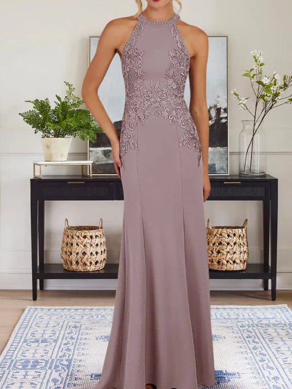 Vestido largo de madre de la novia con cuello halter y apliques en azul polvoriento