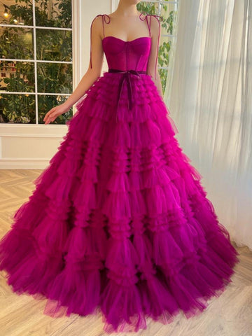 Blair | Vestido de fiesta largo de tul fucsia con capas y corte A sin tirantes