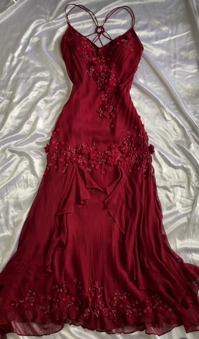 Vestido de fiesta largo de gasa con apliques de cuentas rojas Y7732