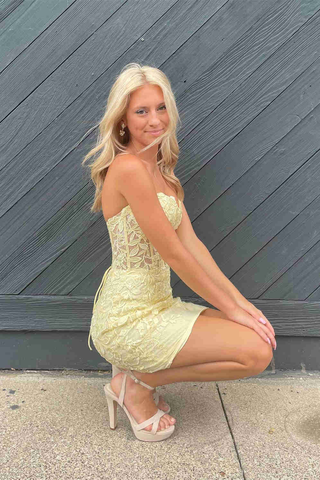 Lace-Up Appliques Strapless Sheath Homecoming Dress Y2490