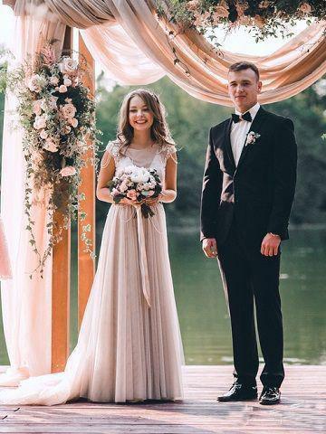 Abito da sposa lungo da spiaggia in tulle argento con maniche a cappuccio a linea ad A WD323