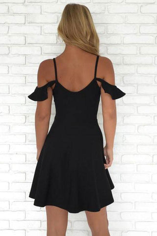 Vestidos negros cortos de fiesta con hombros descubiertos y corte A PD223