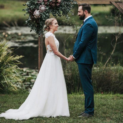 A-Linie Brautkleid mit Juwelen-Schleppe und weißer Tüllapplikation WD459