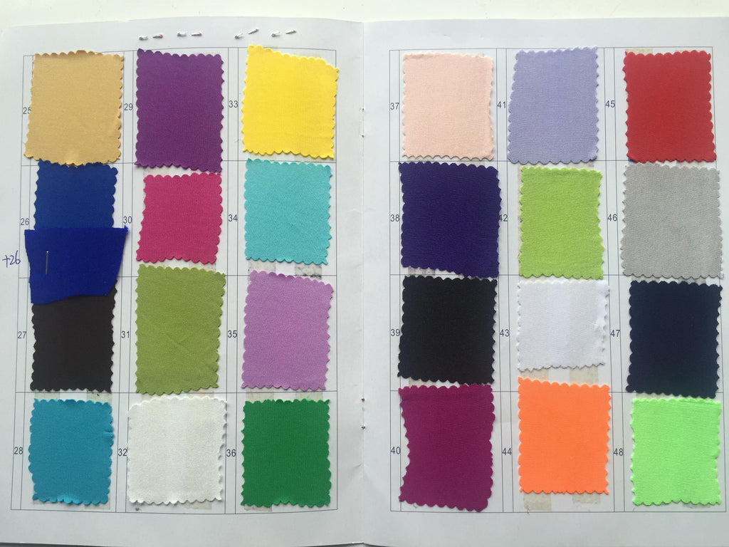 Abito rosso per rientro a casa a linea A con spalle scoperte e applicazioni in pizzo PD122