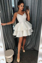 A-Linie Spaghettiträger Stufen Kurzes Satin Homecoming Kleid mit Spitze PD025