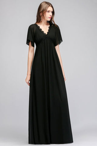 Vestido largo de dama de honor de gasa negra con escote en V y mangas cortas