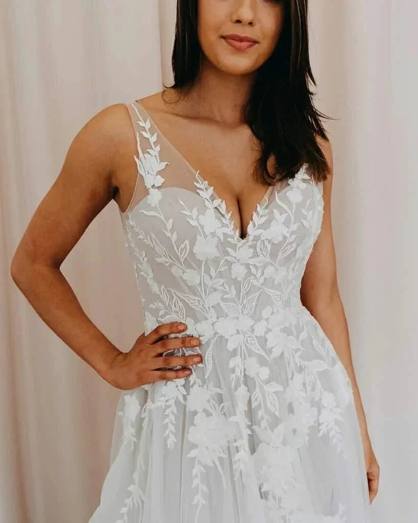 A-line V Neck Tulle Lace Appliques Romantic Wedding Dress Bridal Gown WD480 by pgmdress
