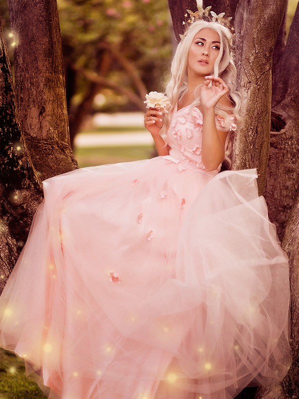 Elegante vestido de fiesta de corte A con hombros descubiertos, apliques de tul, sin mangas y largo hasta el suelo Main Image