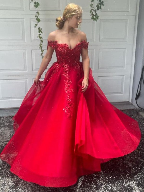 A-Line/Elegant Off-the-Shoulder Tulle Applique Sleeveless Floor-Length Prom Dresses Hover Image
