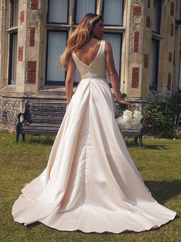A-Linie/Elegant Satin Perlen verziert V-Ausschnitt Ärmellos Abendkleider